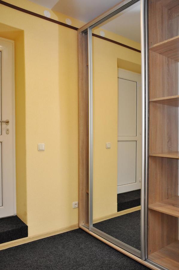 Riga City Center Quiet Apartment With Free Private Parking Exterior foto